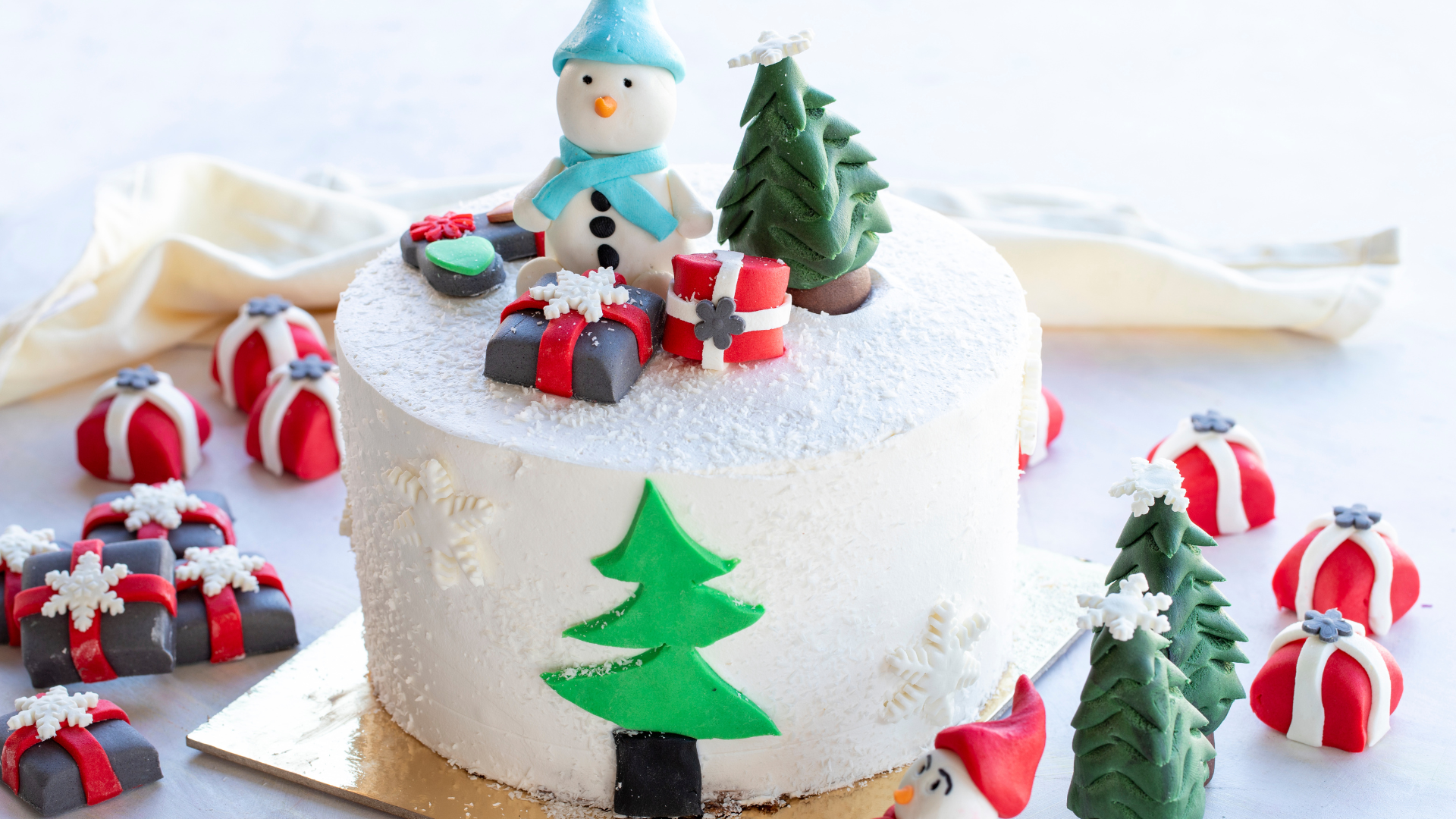 7 Fantastic Christmas Treats Guaranteed to Put You In a Festive Mood