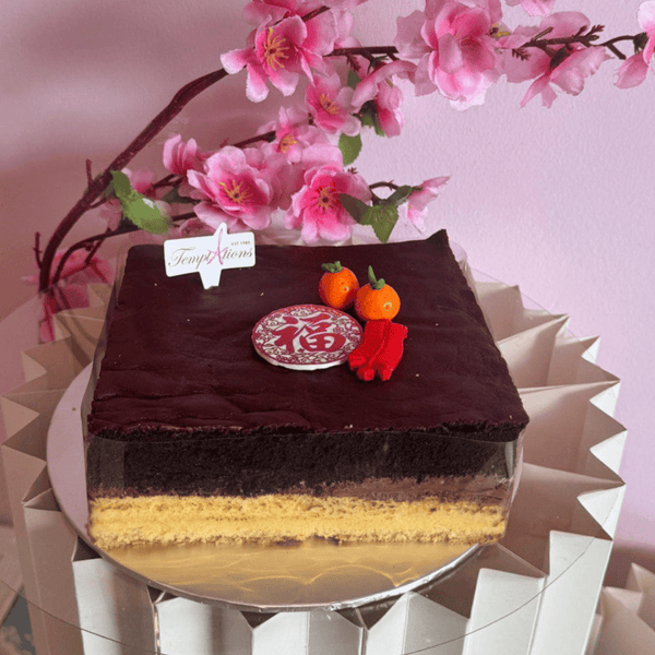 Chocolate & Vanilla Sponge Cake