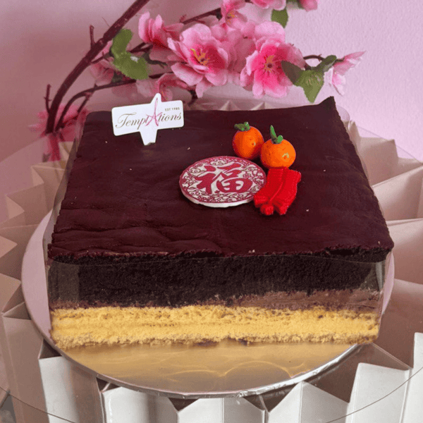 Chocolate & Vanilla Sponge Cake